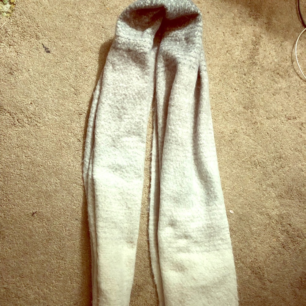 Long scarf